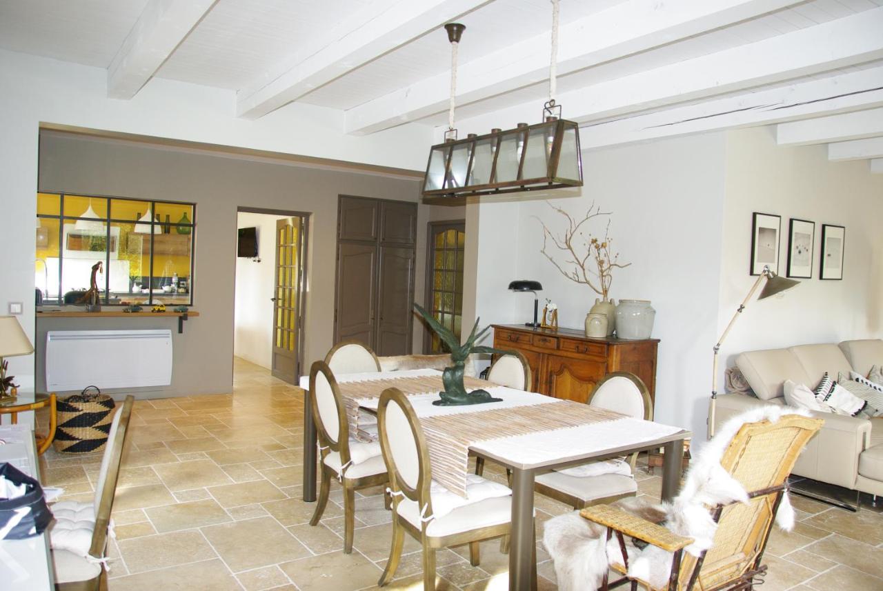 Bed and Breakfast Les Coronilles Сен-Максимен-ла-Сент-Бом Экстерьер фото