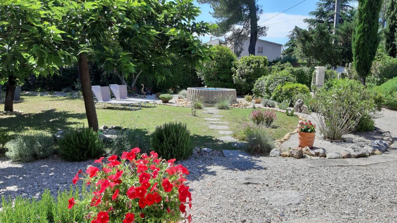 Bed and Breakfast Les Coronilles Сен-Максимен-ла-Сент-Бом Экстерьер фото